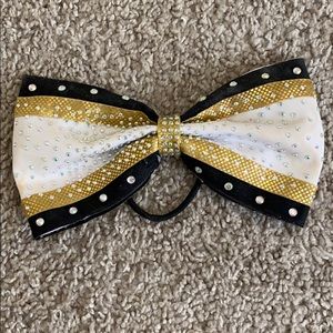 Cheer bow